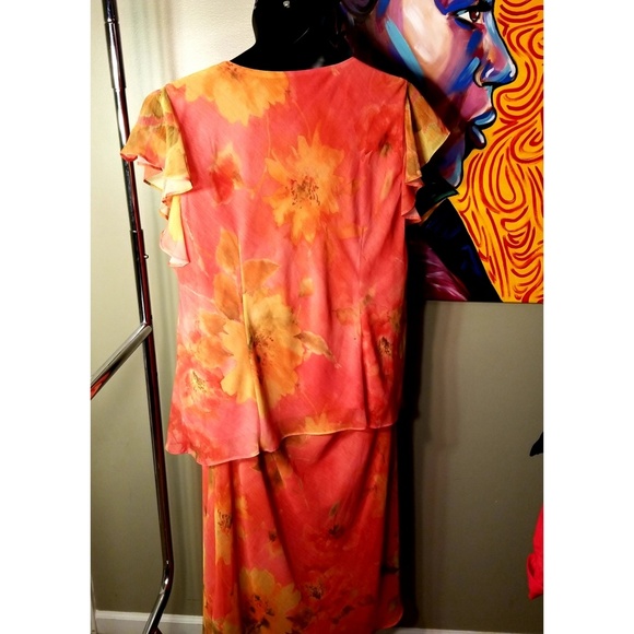 Plus Size Floral Skirt Set - Picture 3 of 3